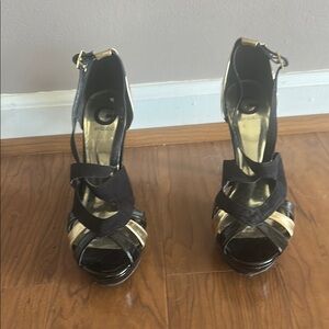 Guess Women's Black and Gold Strappy Heels